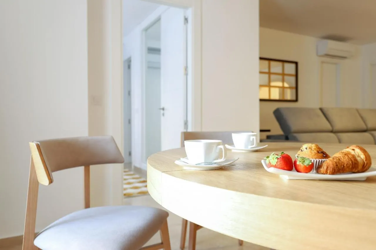 Apartment Luxury With Pool View - Playa Real Beachfront Marbella